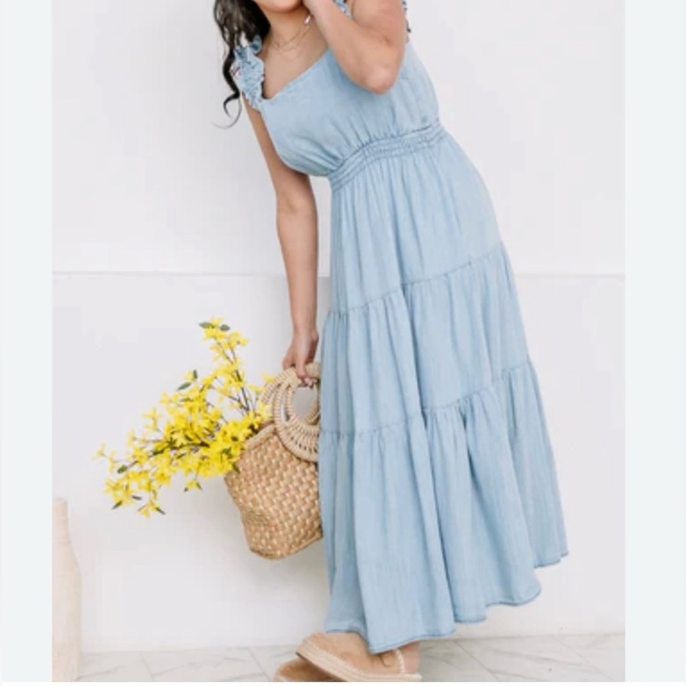Easel BLUEBONNET BREEZE DENIM MAXI DRESS
Small NWT - Picture 2 of 15